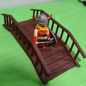 Puente de madera estrecho