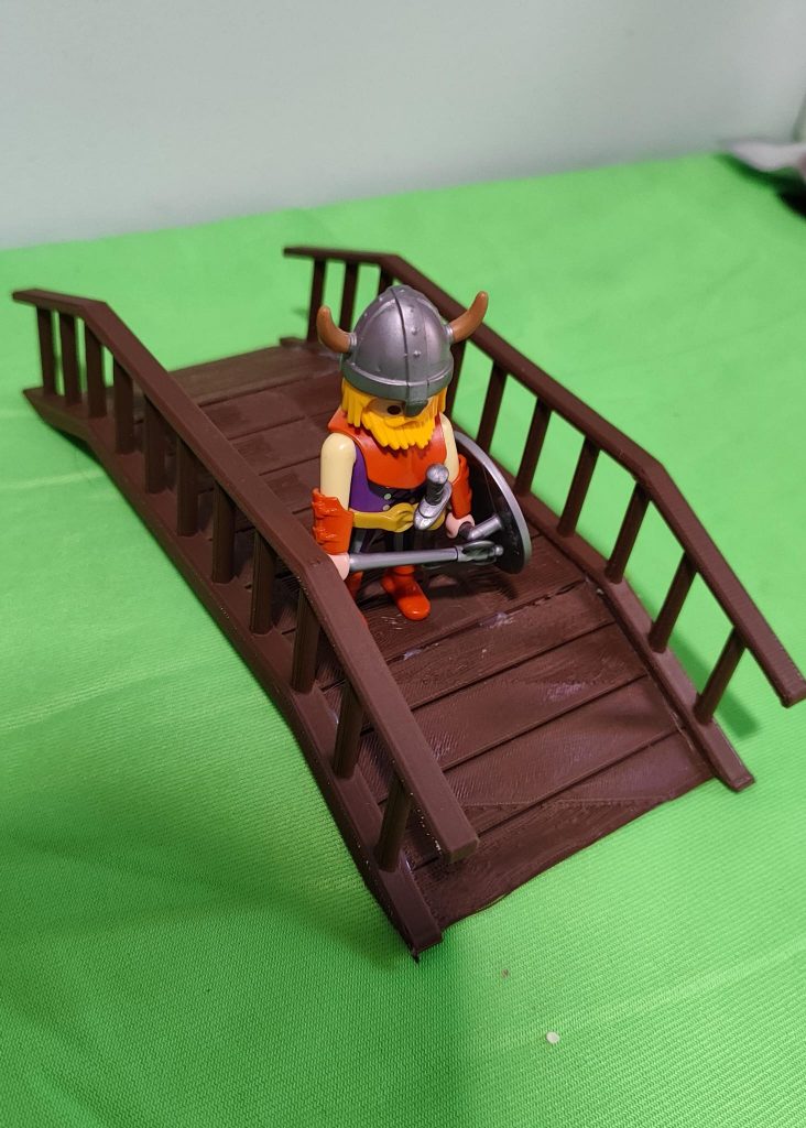 Puente de madera estrecho